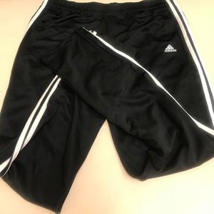 Adidas Large jogger-like Pant
